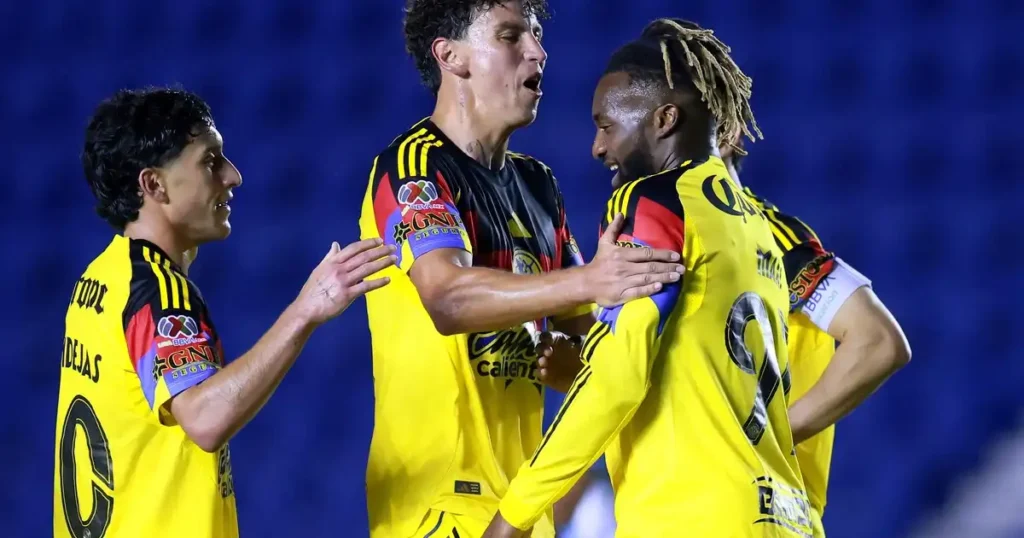 Desafío en la Liga MX: La Estrategia del América para Superar a Rayados