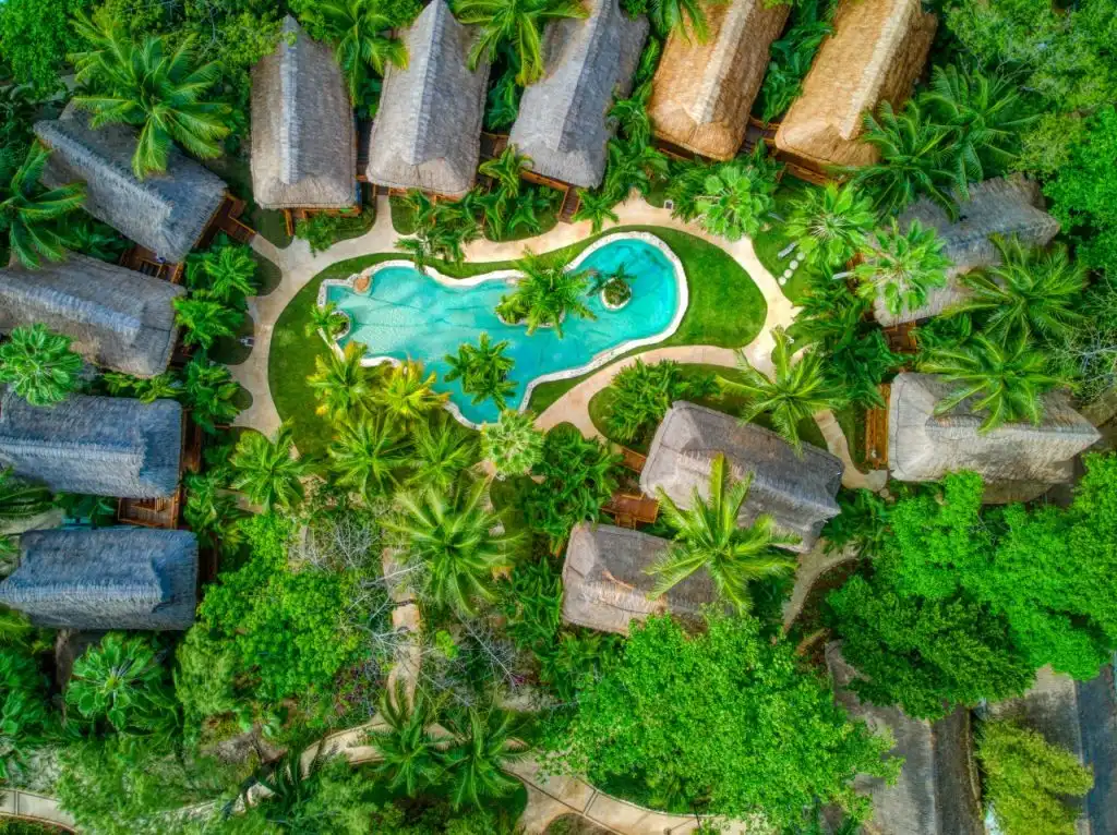 Descubre el Encanto del Mahekal Beach Resort en Playa del Carmen