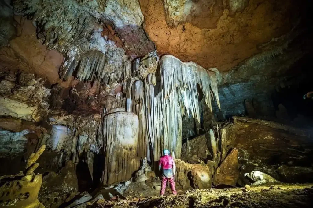 Explorando la Maravilla Subterránea: La Gruta Chocantes en Tekax, Yucatán