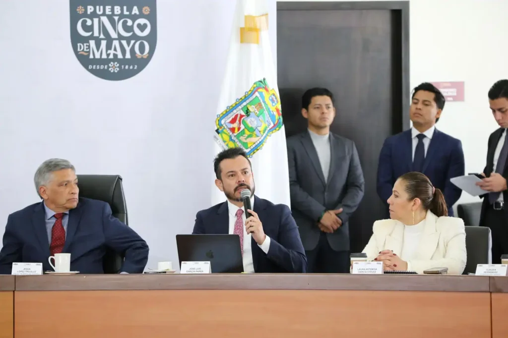 La Venta Ilegal de Uniformes Gubernamentales en Puebla: Un Riesgo para los Más Vulnerables